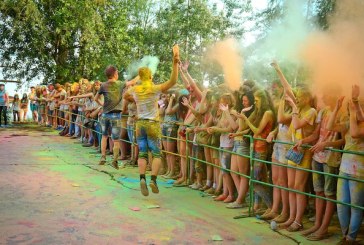 На Гребном канале с успехом прошел второй Фестиваль красок!